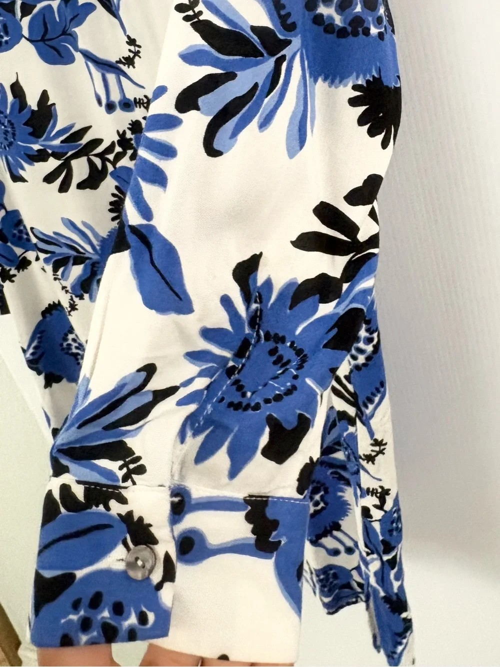Milano Italy White Dress with Blue and Black Floral Print Long Sleeves Size 36